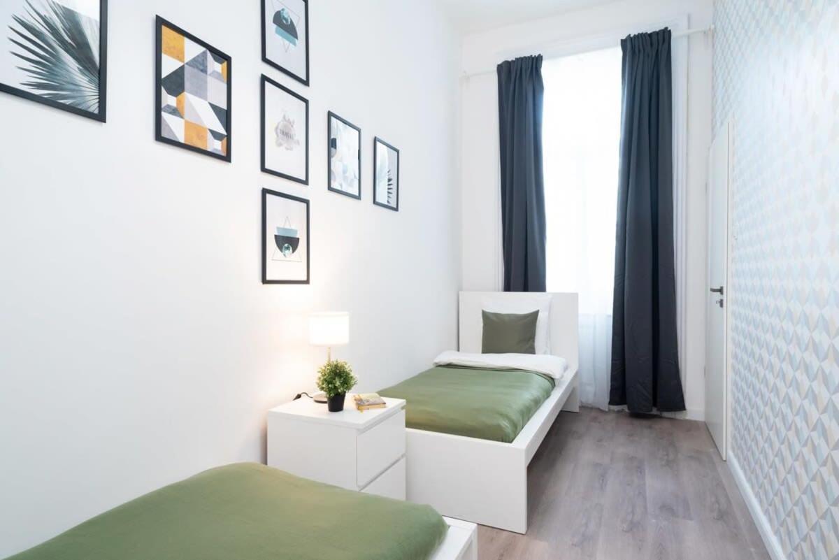 Large Apartment At Perfect Central Location Budapest Ngoại thất bức ảnh
