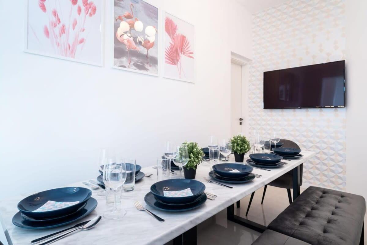Large Apartment At Perfect Central Location Budapest Ngoại thất bức ảnh