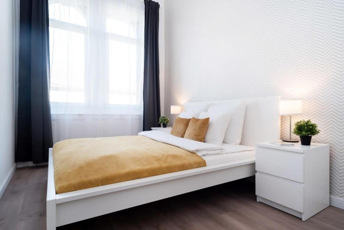 Large Apartment At Perfect Central Location Budapest Ngoại thất bức ảnh